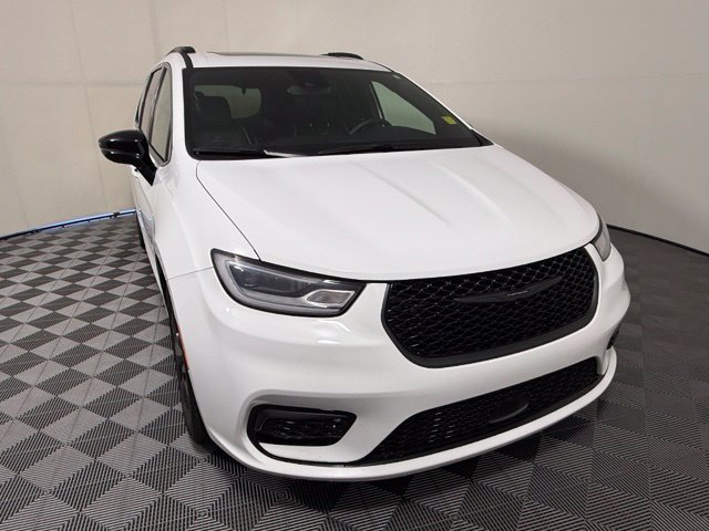 Used 2025 Chrysler Pacifica Limited FWD image 8