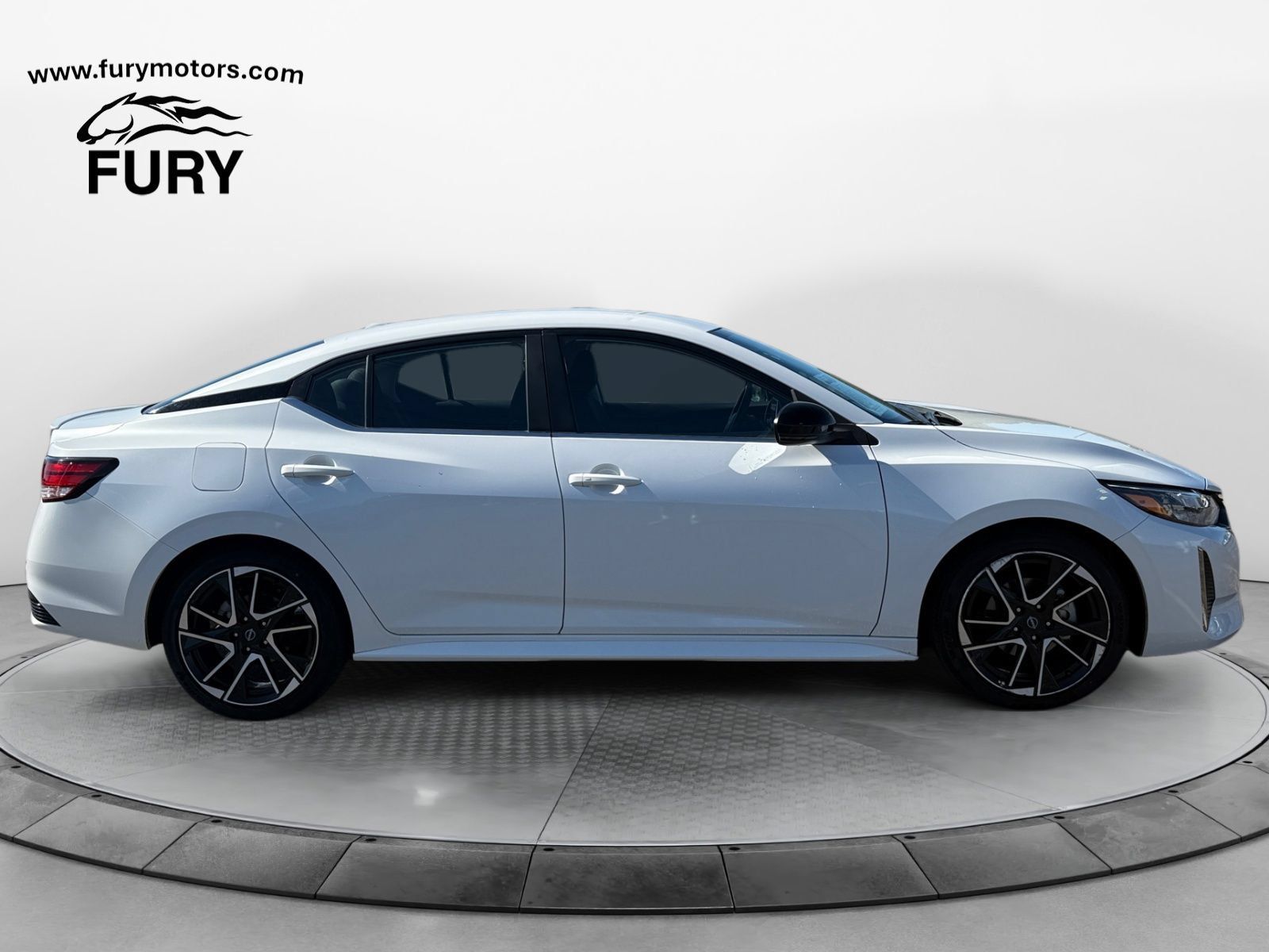 Used 2025 Nissan Sentra SR FWD image 5