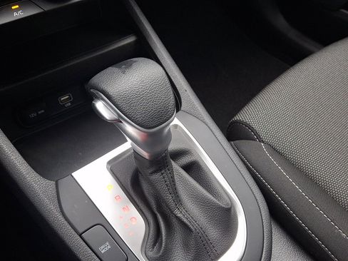 Used 2022 Kia Forte LXS w/ LXS Technology Package image 31