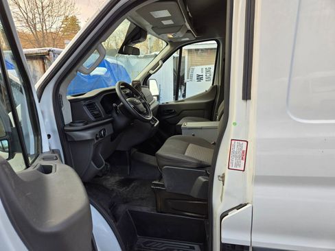 Used 2020 Ford Transit 250 Medium Roof AWD image 10