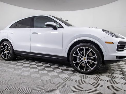 Used 2023 Porsche Cayenne Coupe AWD/4WD image 2