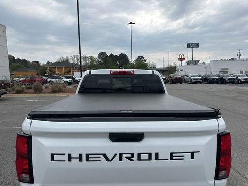 Used 2024 Chevrolet Colorado LT w/ LT Convenience Package III AWD/4WD image 9