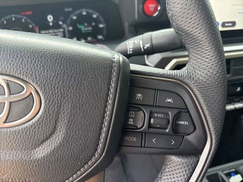 Used 2025 Toyota Tacoma SR5 AWD/4WD image 23