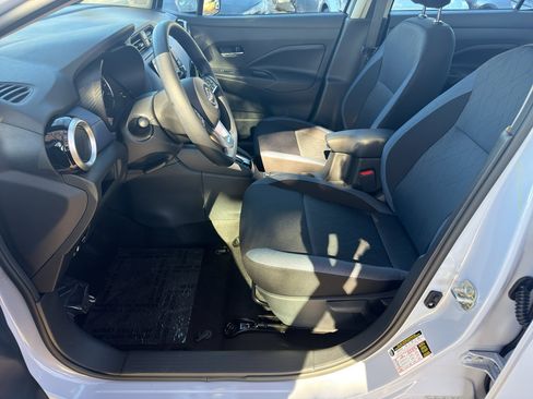 New 2025 Nissan Versa SV image 15