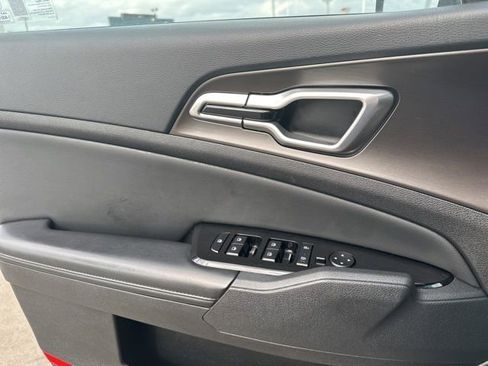 Used 2024 Kia Sportage EX FWD image 13