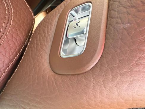 Used 2024 Mercedes-Benz GLS 450 4MATIC w/ Pinnacle Trim Package image 26