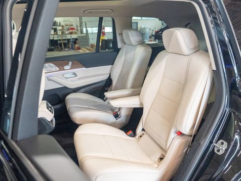 Used 2024 Mercedes-Benz GLS 450 4MATIC image 34
