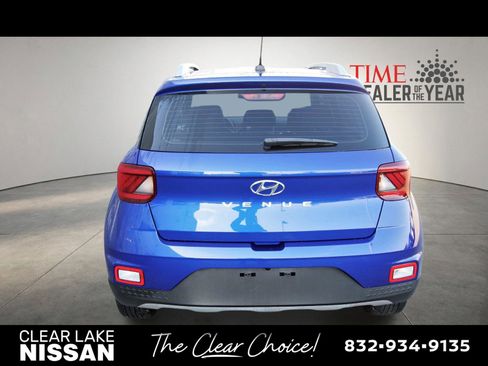 Used 2024 Hyundai Venue Limited FWD image 6
