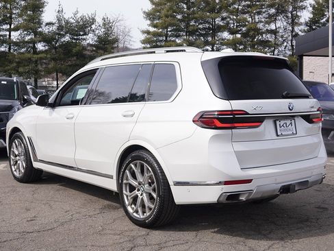 Used 2023 BMW X7 xDrive40i w/ Premium Package image 12