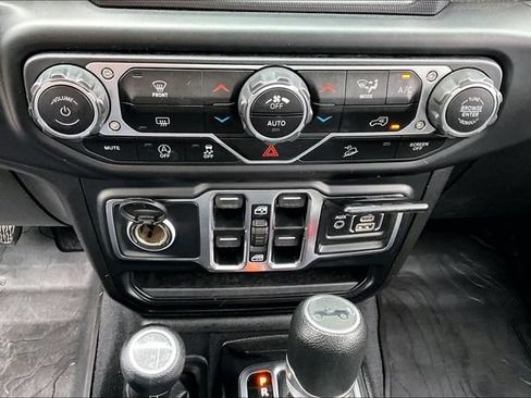Used 2020 Jeep Wrangler Unlimited Sahara AWD/4WD image 16