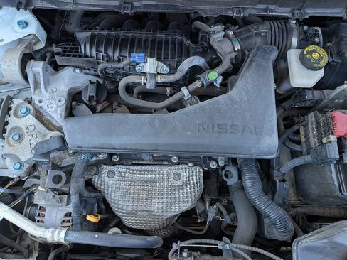 Used 2017 Nissan Rogue SV AWD/4WD image 15