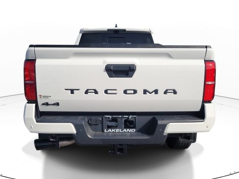 Used 2025 Toyota Tacoma TRD Sport w/ TRD Sport Premium Package AWD/4WD image 5