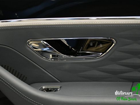Used 2023 Bentley Flying Spur W12 image 56