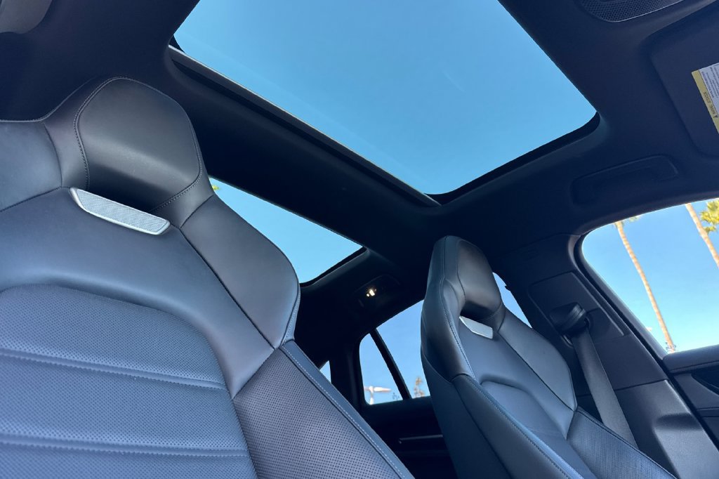 Used 2024 Porsche Panamera RWD image 20