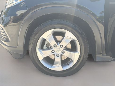 Certified 2020 Honda HR-V LX image 36