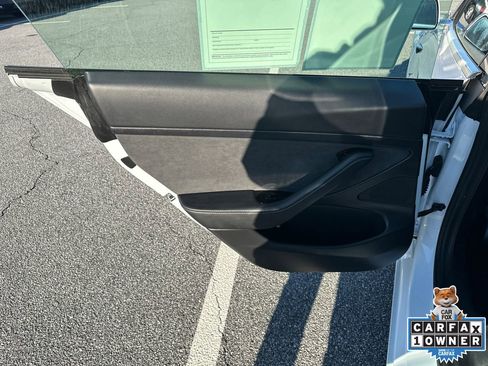 Used 2020 Tesla Model 3 Standard Range Plus image 21