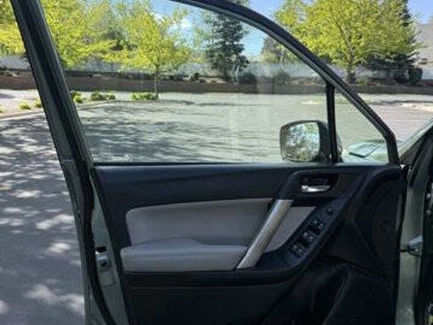 Used 2016 Subaru Forester 2.5i Limited AWD/4WD image 15