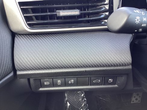 Certified 2025 Toyota Camry SE image 38