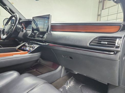 Used 2023 Lincoln Navigator Reserve AWD/4WD image 45