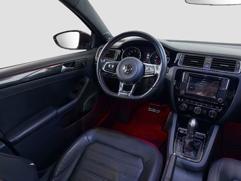 Used 2018 Volkswagen Jetta GLI FWD image 25