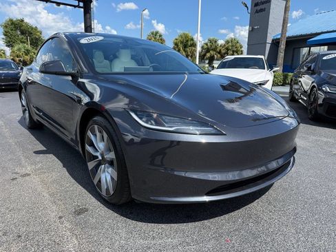 Used 2025 Tesla Model 3 Long Range AWD/4WD image 3