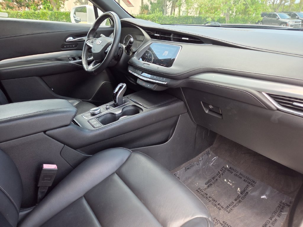 Used 2021 Cadillac XT4 Premium Luxury w/ Driver Awareness Package FWD image 14