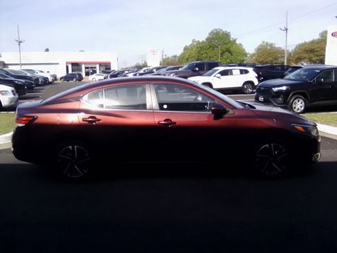 Used 2025 Nissan Sentra SV image 2