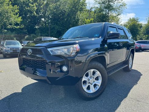 Used 2018 Toyota 4Runner SR5 AWD/4WD image 1