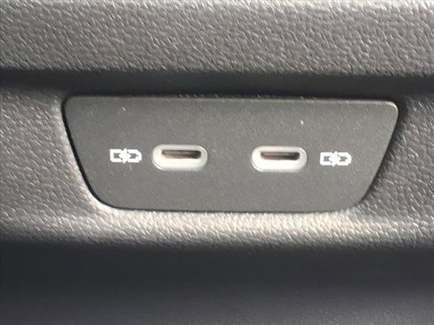 New 2026 Volkswagen Tiguan SE R-Line image 9