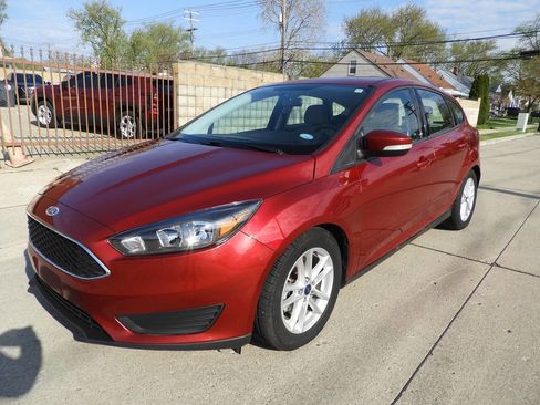Used 2016 Ford Focus SE FWD image 4