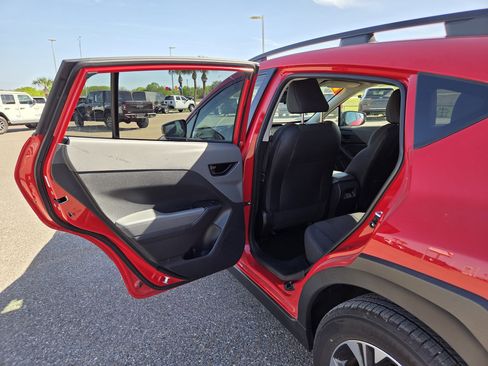 Used 2024 Subaru Crosstrek 2.0i Premium image 13