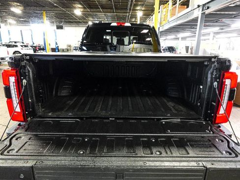 Used 2024 Ford F350 Platinum w/ Tremor Off-Road Package AWD/4WD image 30
