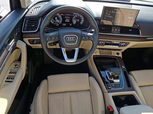 Used 2024 Audi Q5 e Premium Plus w/ Premium Plus Package AWD/4WD image 11