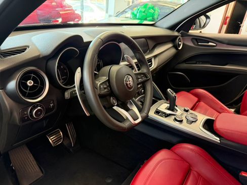 Used 2023 Alfa Romeo Stelvio Veloce AWD/4WD image 20