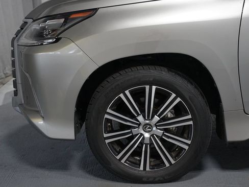 Used 2020 Lexus LX 570 4WD w/ Luxury Package image 5