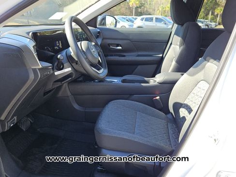 New 2026 Nissan Kicks SV image 3