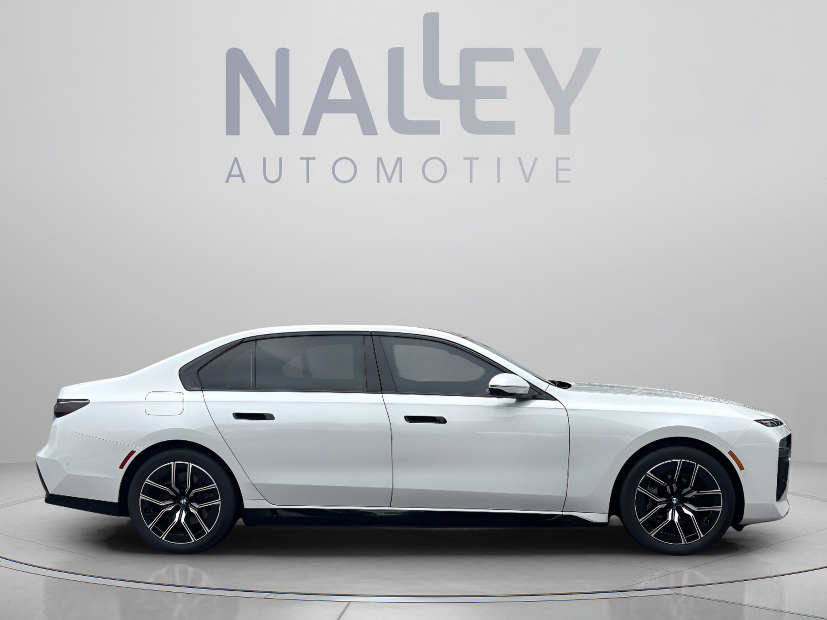 Certified 2024 BMW i7 eDrive50 w/ M Sport Package RWD image 4