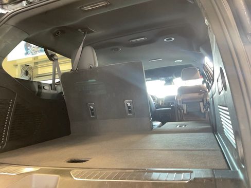 Used 2023 Chevrolet Suburban Premier image 28