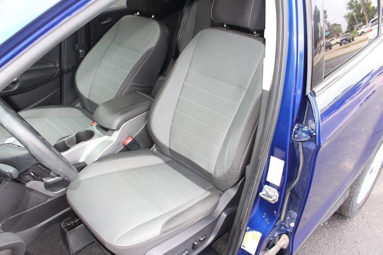 Used 2016 Ford Escape SE w/ Equipment Group 201A AWD/4WD image 11