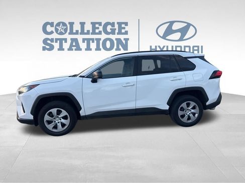 Used 2021 Toyota RAV4 LE image 8