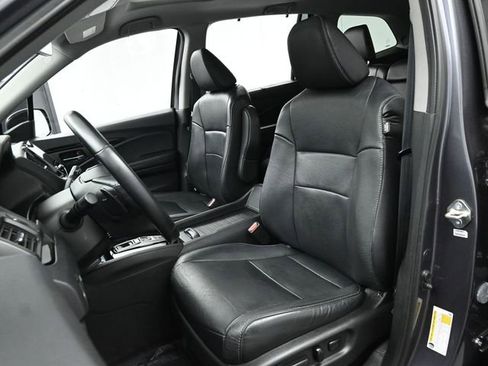 Used 2020 Honda Pilot Touring image 13
