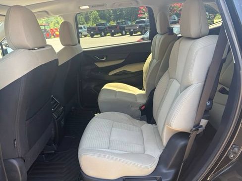 Used 2020 Subaru Ascent Premium w/ Sport Package AWD/4WD image 15