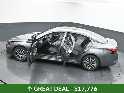 Used 2024 Nissan Altima 2.5 SV image 66