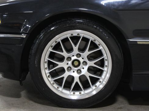 Used 2001 BMW 740iL RWD image 39