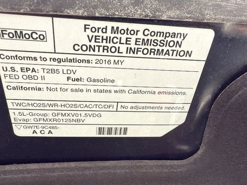 Used 2016 Ford Fusion SE FWD image 10