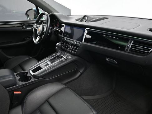 Used 2021 Porsche Macan Turbo image 14