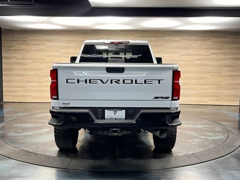Used 2024 Chevrolet Silverado 2500 ZR2 w/ Technology Package AWD/4WD image 19
