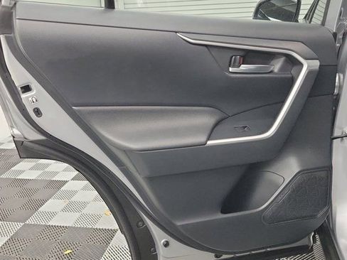 Used 2019 Toyota RAV4 XLE FWD image 17