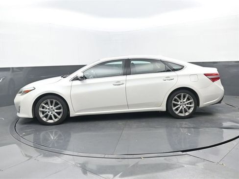 Used 2014 Toyota Avalon Limited image 7