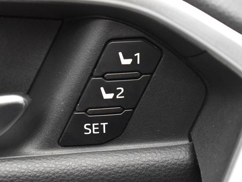 Used 2022 Toyota RAV4 Limited AWD/4WD image 13
